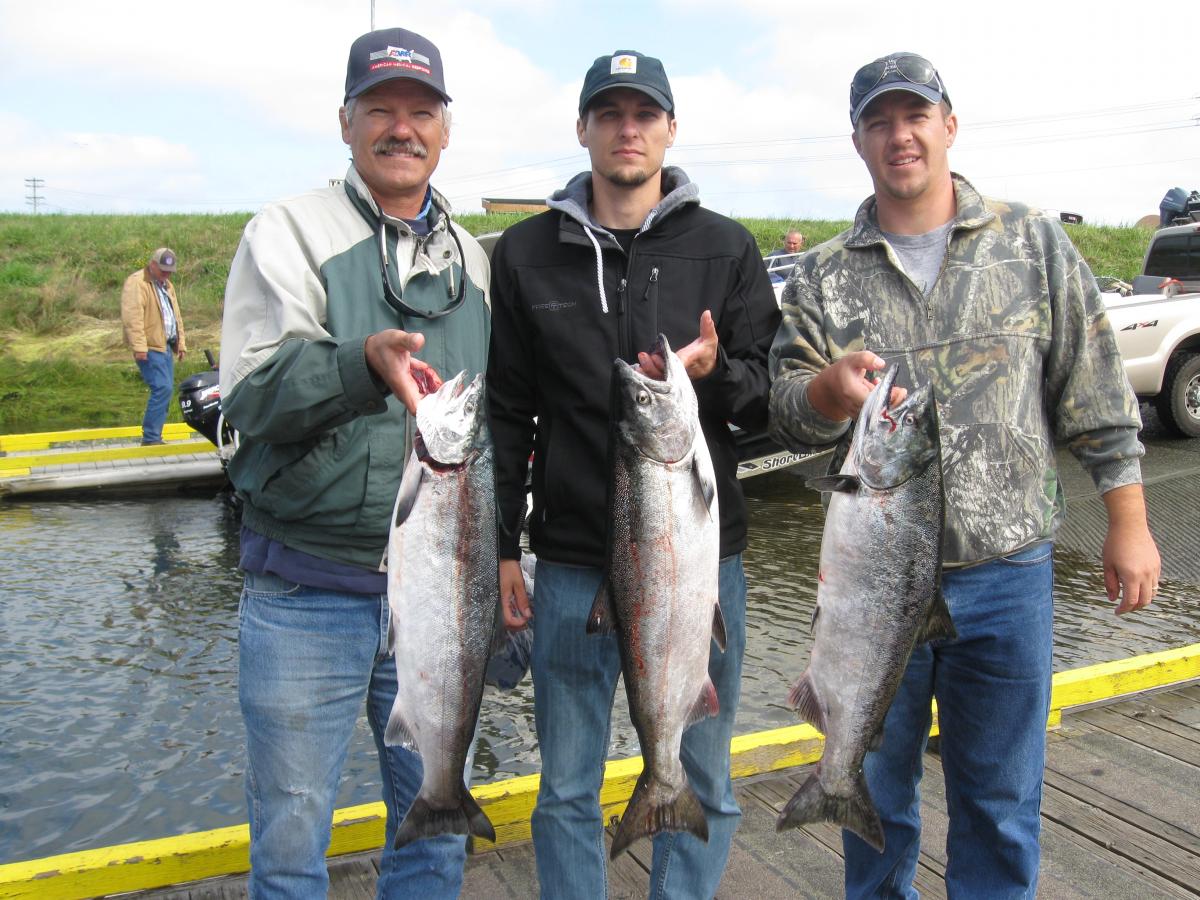 Great Salmon Fishing on the Columbia River | Buoy 10 Fishing Guide