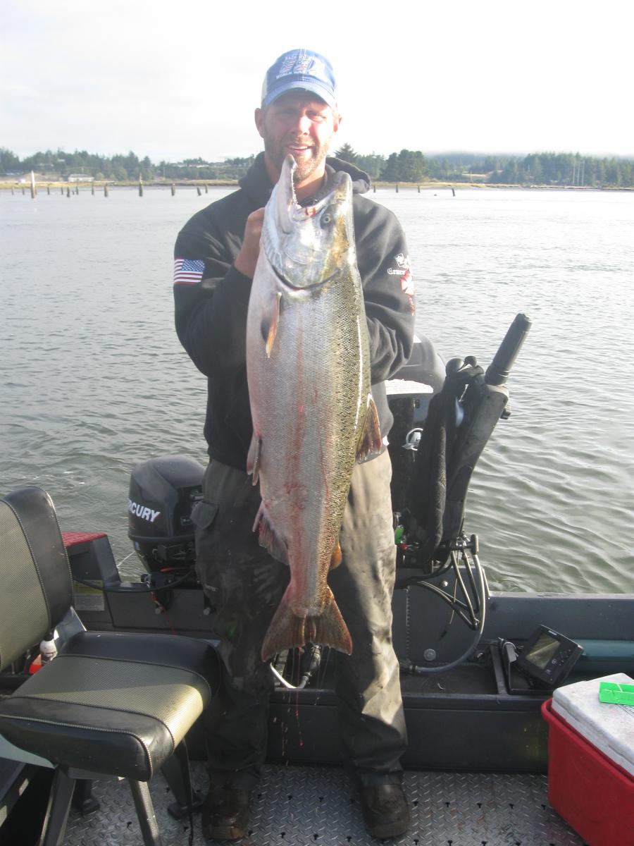 Oregon Fishing Guide | Siuslaw River Fishing | WVO